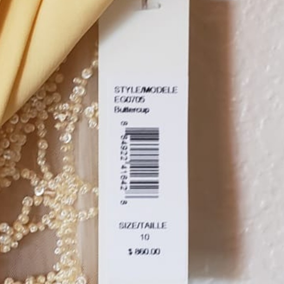 Dress - Picture 4 of 8